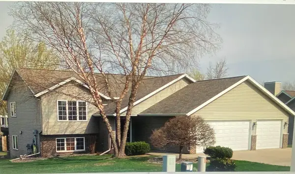 105 Sandstone Drive Nw, Eyota, MN 55934