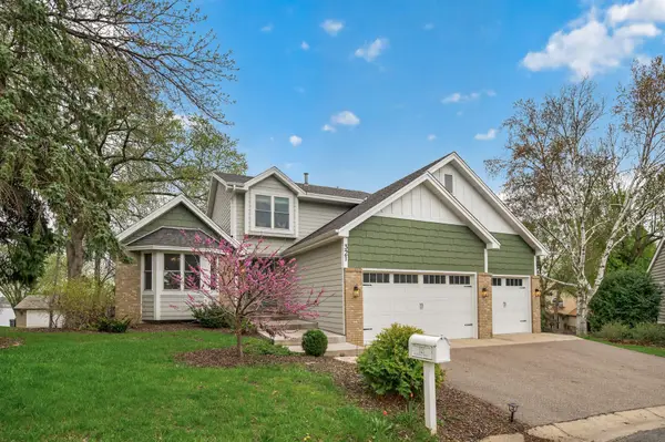 321 Deerfoot Trail, Chanhassen, MN 55317