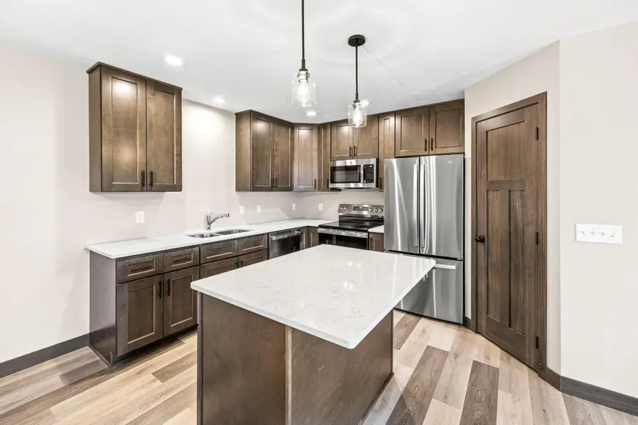 800 Texas Avenue Nw, Hutchinson, MN 55350 - #3