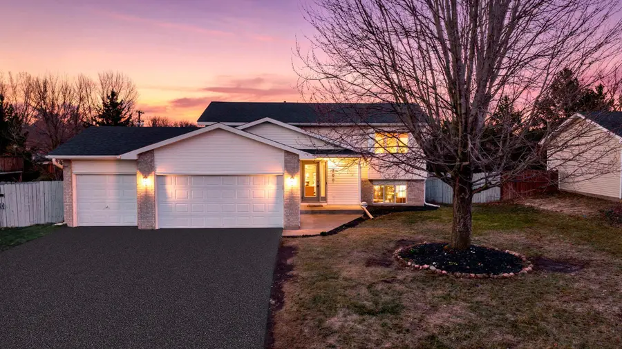 800 11th Avenue Sw, Isanti, MN 55040 - #2