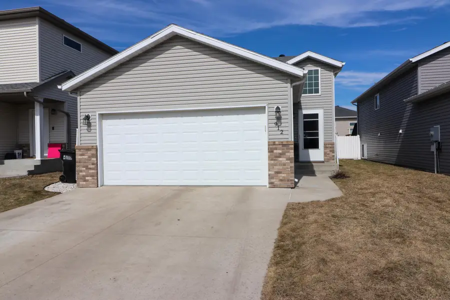 912 30th Avenue W, West Fargo, ND 58078 - #3