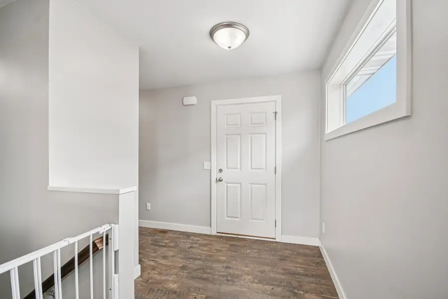 413 Grant Avenue Se, Hutchinson, MN 55350 - #3