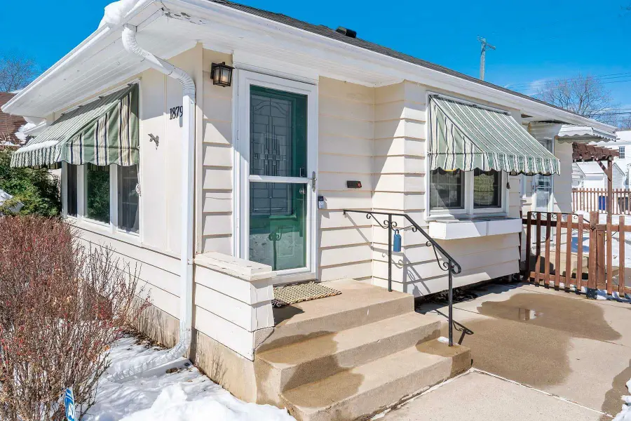 1879 Montreal Avenue, Saint Paul, MN 55116 - #3