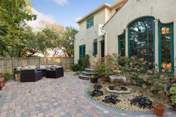 1005 Cedar Lake Road S, Minneapolis, MN 55405