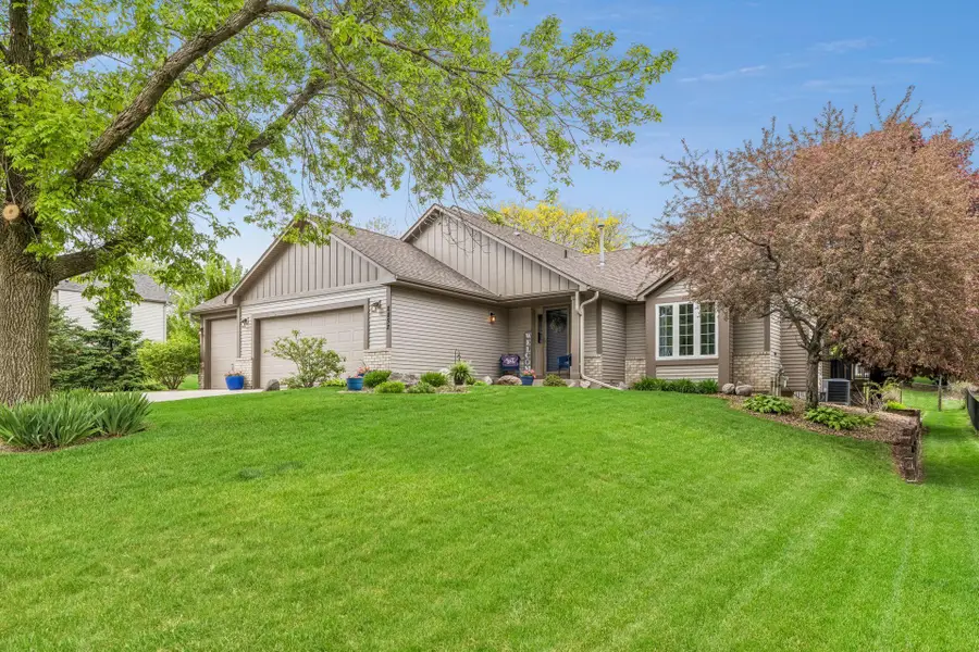 8852 Rainier Drive, Woodbury, MN 55125 - #2