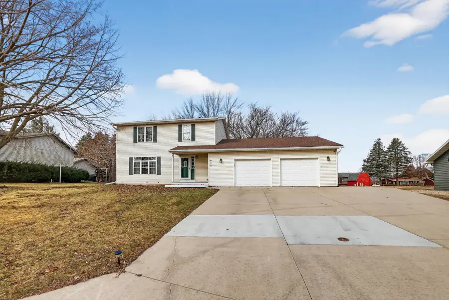 605 10th Avenue Nw, Dodge Center, MN 55927 - #2