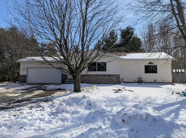 6119 Red Fox Run, North Branch, MN 55056