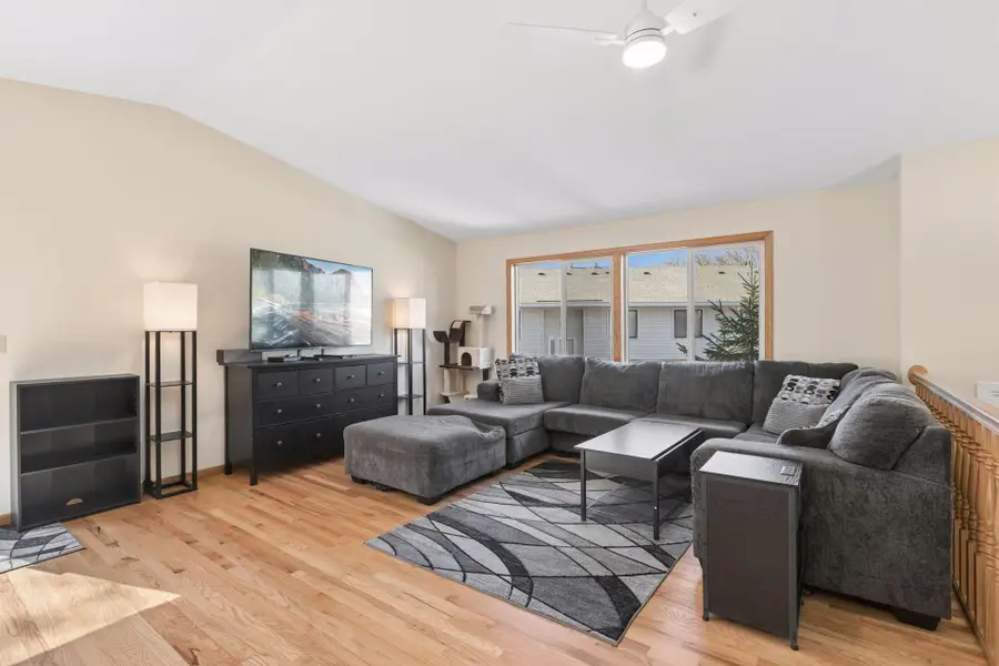 546 98th Avenue Ne, Blaine, MN 55434 - #2