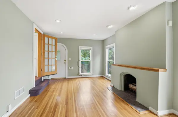 233 Groveland Avenue, Minneapolis, MN 55403