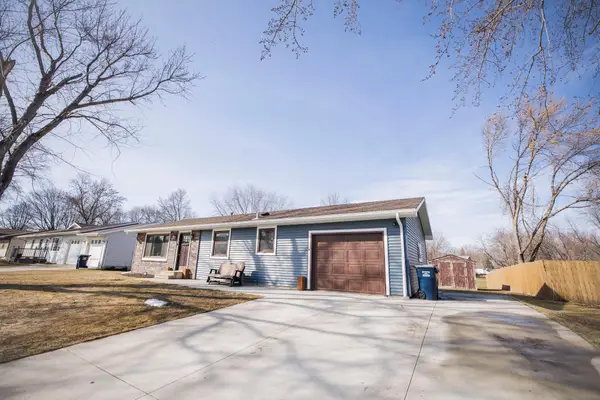 19 Thomas Street, Morris, MN 56267