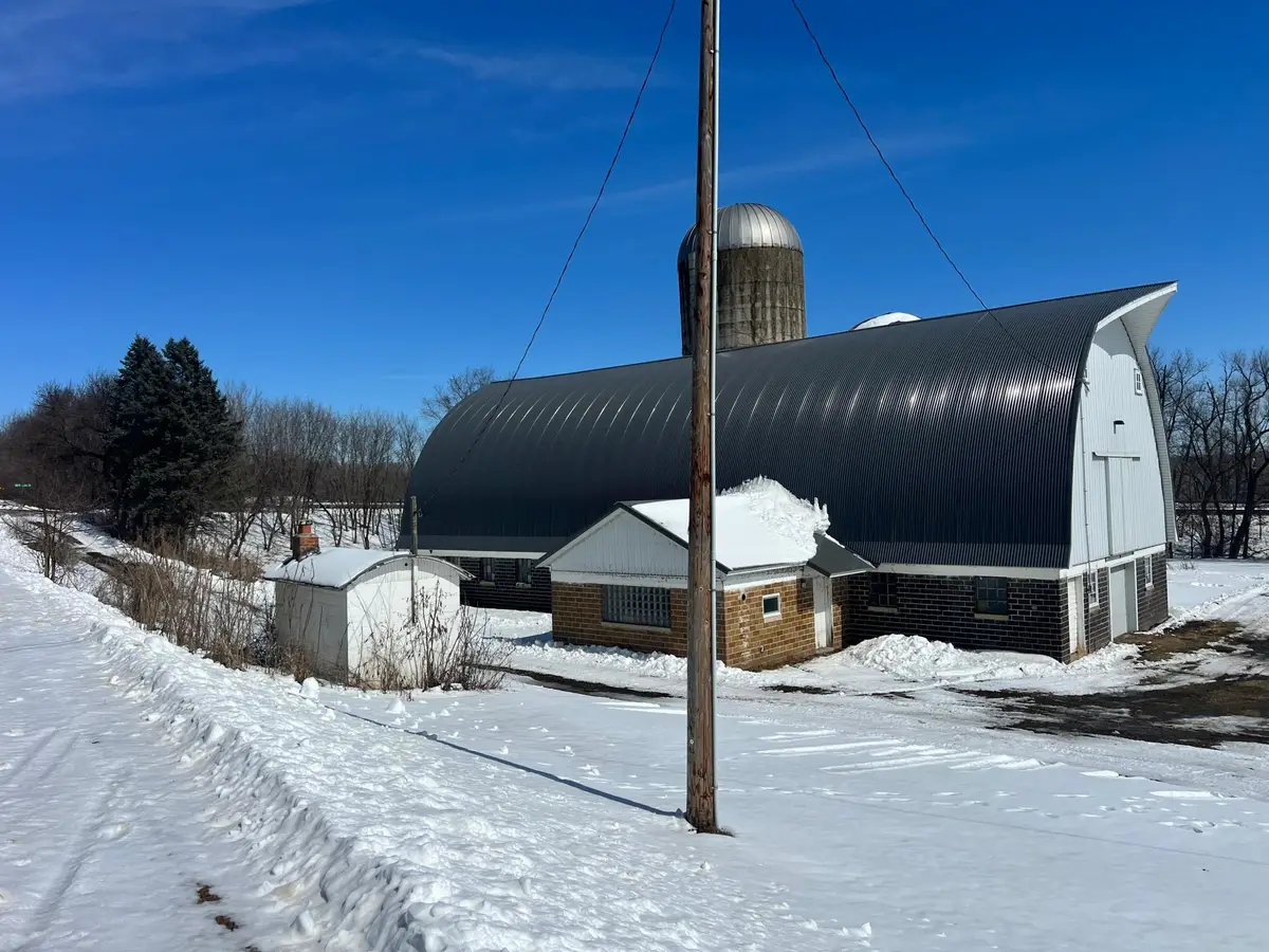 48050 Old River Bluff Road, Saint Peter, MN 56082 - #1