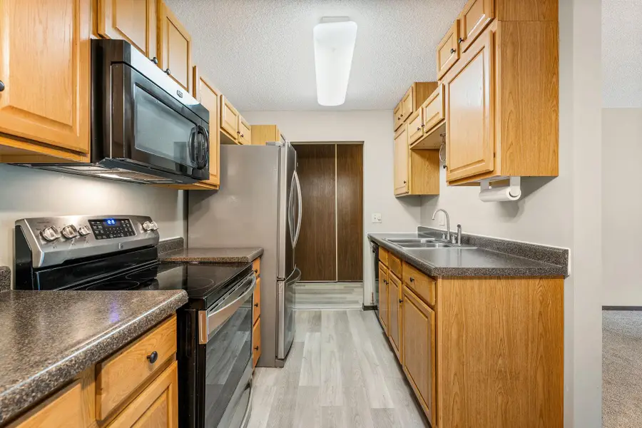 2011 E 122nd Street #D24, Burnsville, MN 55337 - #2