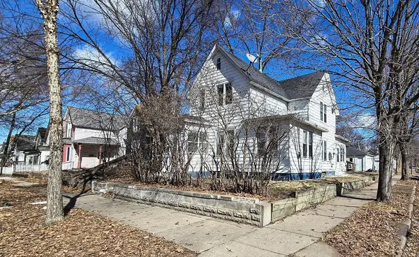 922 N Woodbridge Street, Saint Paul, MN 55117