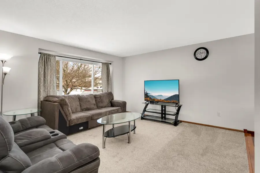 2427 Henslow Avenue N, Oakdale, MN 55128 - #2