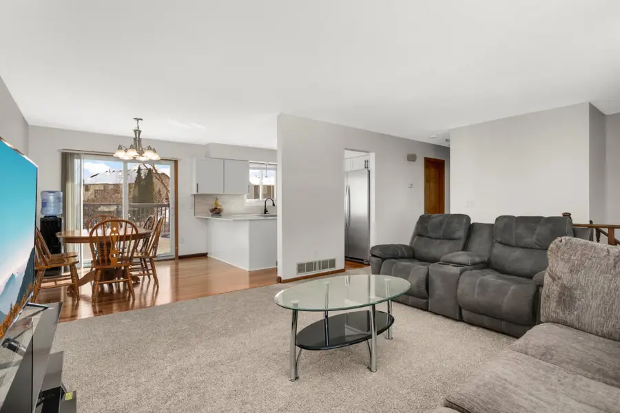 2427 Henslow Avenue N, Oakdale, MN 55128 - #3