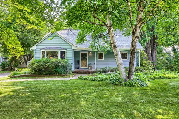 3010 Fairview Avenue N, Roseville, MN 55113