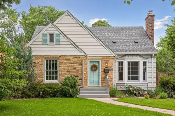 1403 California Avenue W, Falcon Heights, MN 55108