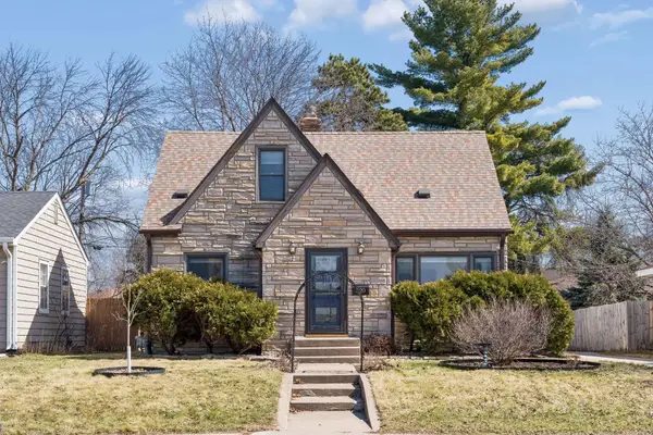 320 9th Avenue N, South Saint Paul, MN 55075