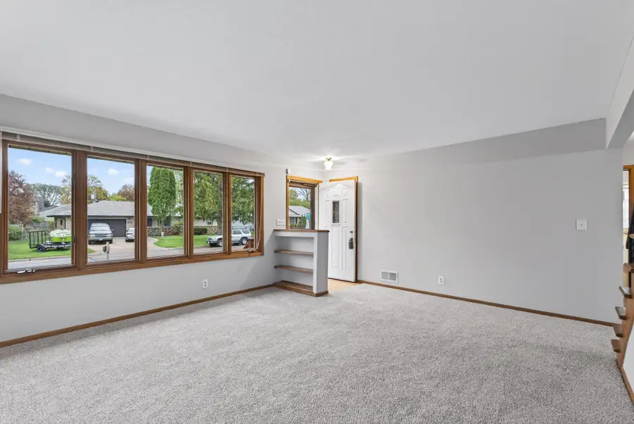 436 21st Avenue S, South Saint Paul, MN 55075 - #3