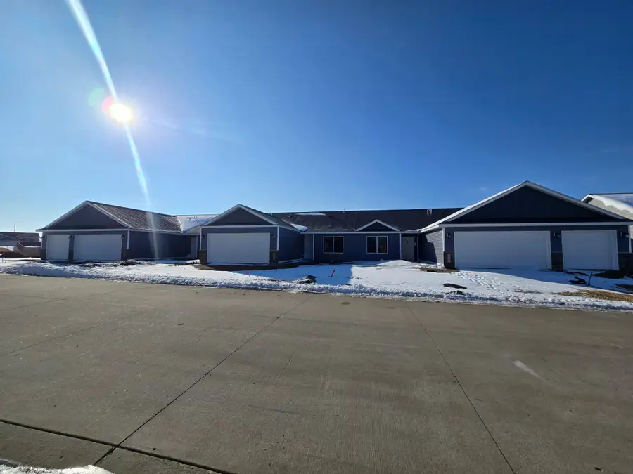 916 Katelyn Circle Ne, Montgomery, MN 56069 - #2