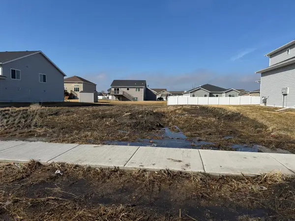 3527 18th Street S, Moorhead, MN 56560