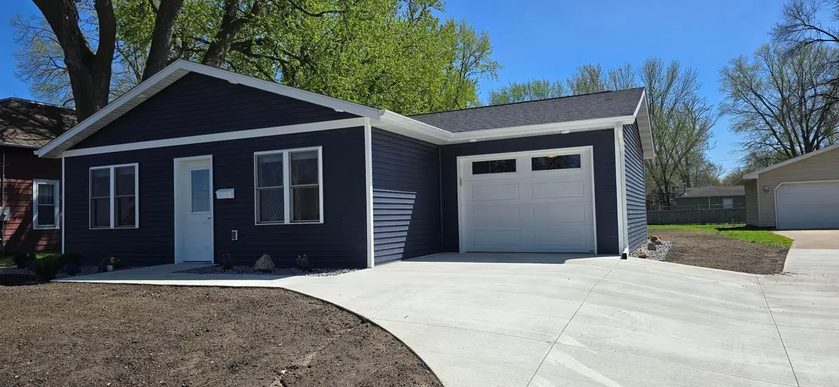 610 E 4th Street, Albert Lea, MN 56007 - #1