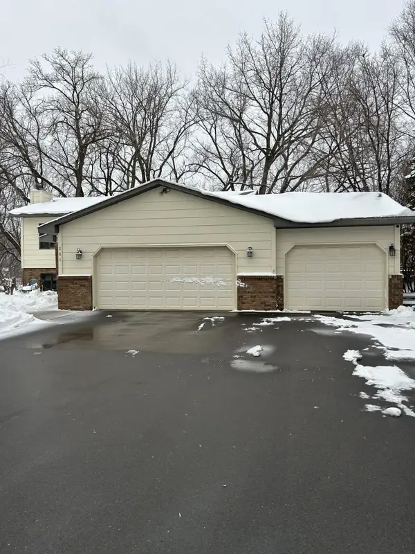 281 Woodridge Drive, Vadnais Heights, MN 55127
