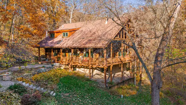 8706 State 44, Caledonia, MN 55921