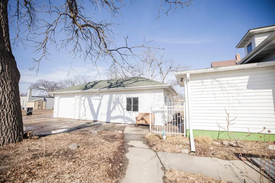 107 E 5th Street, Morris, MN 56267 - #3