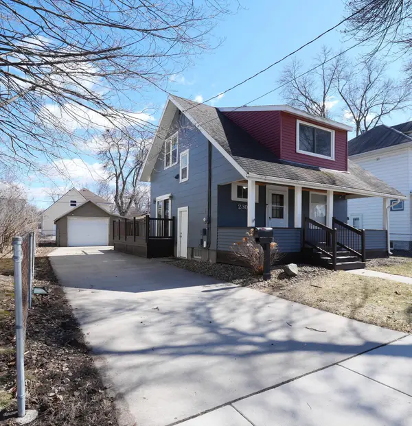 230 10th Avenue Ne, Rochester, MN 55906