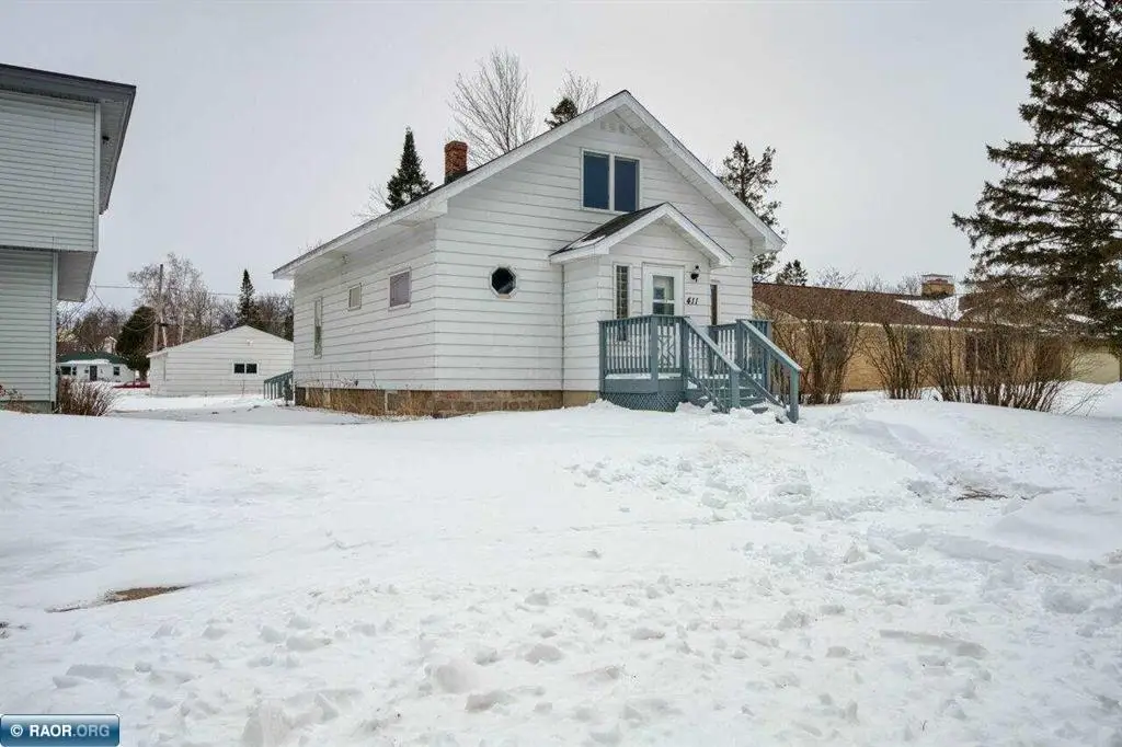 411 9th Street Nw, Chisholm, MN 55719 - #1