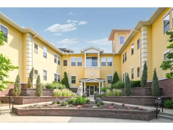 6701 Lake Shore Drive S #101, Richfield, MN 55423