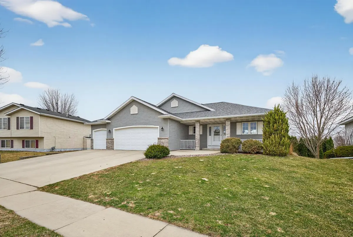 607 12th Avenue Ne, Stewartville, MN 55976 - #1