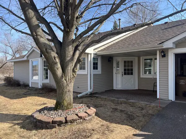 1907 Granite Avenue N, Oakdale, MN 55128