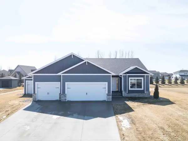 4752 38th Avenue N, Fargo, ND 58102