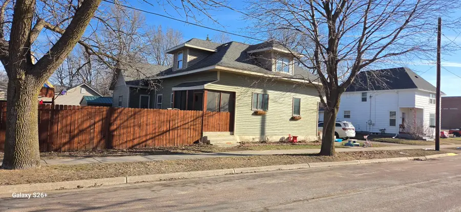 405 Hoosac Street E, Waterville, MN 56096 - #2