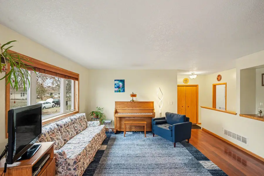 5427 Knox Avenue N, Brooklyn Center, MN 55430 - #3