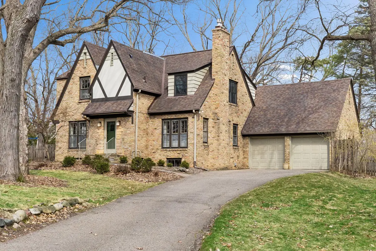 2 1/2 Webster Place, Hopkins, MN 55305 - #1