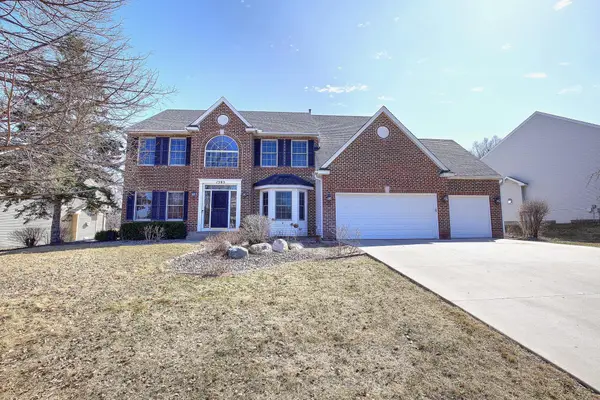 1595 Spinaker Drive, Woodbury, MN 55125