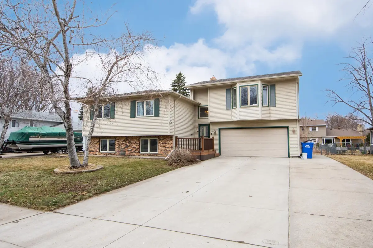 1901 18th Street S, Fargo, ND 58103 - #1