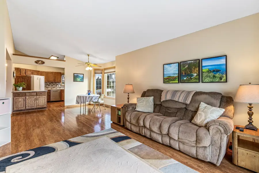 1237 Hilo Avenue N, Oakdale, MN 55128 - #2