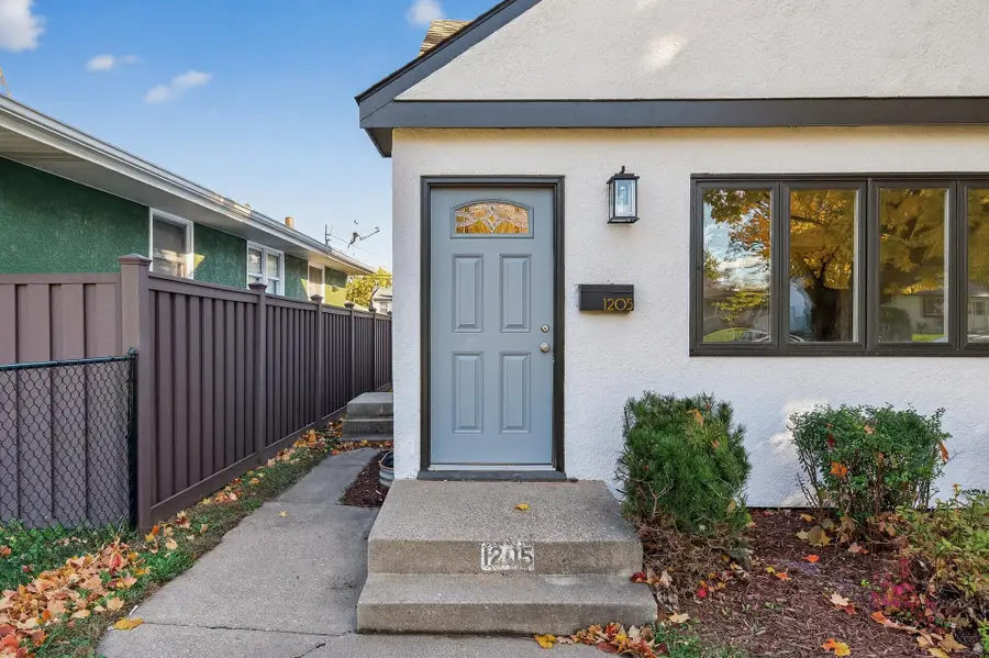 1205 8th Avenue S, South Saint Paul, MN 55075 - #3