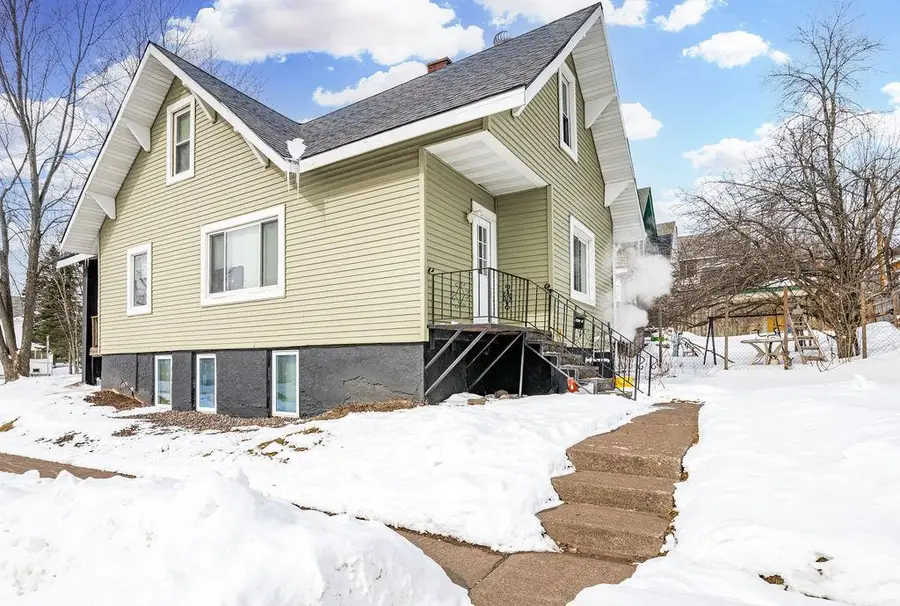 902 N 11th Avenue E, Duluth, MN 55805 - #3