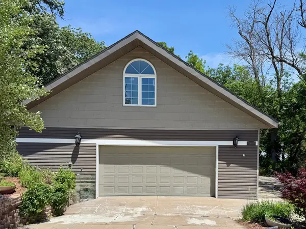 1907 S Shore Drive, Albert Lea, MN 56007