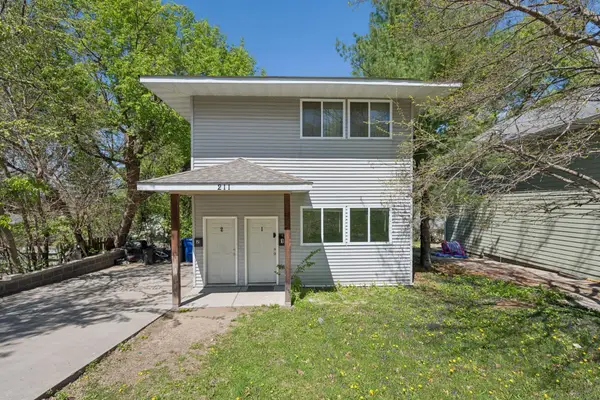 211 Belvidere Street E, Saint Paul, MN 55107