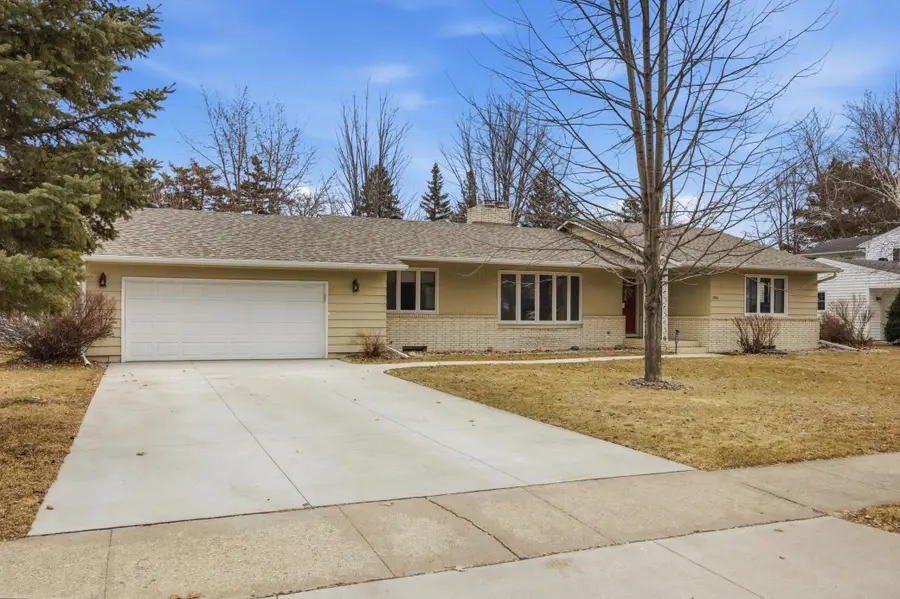 2708 11th Street S, Fargo, ND 58103 - #2