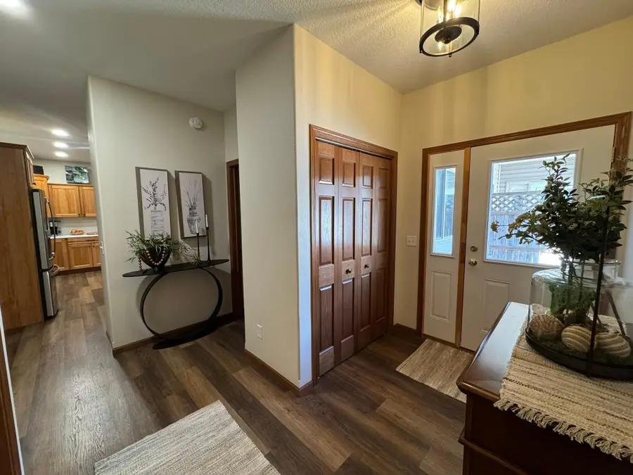 224 25th Street Se, Willmar, MN 56201 - #3