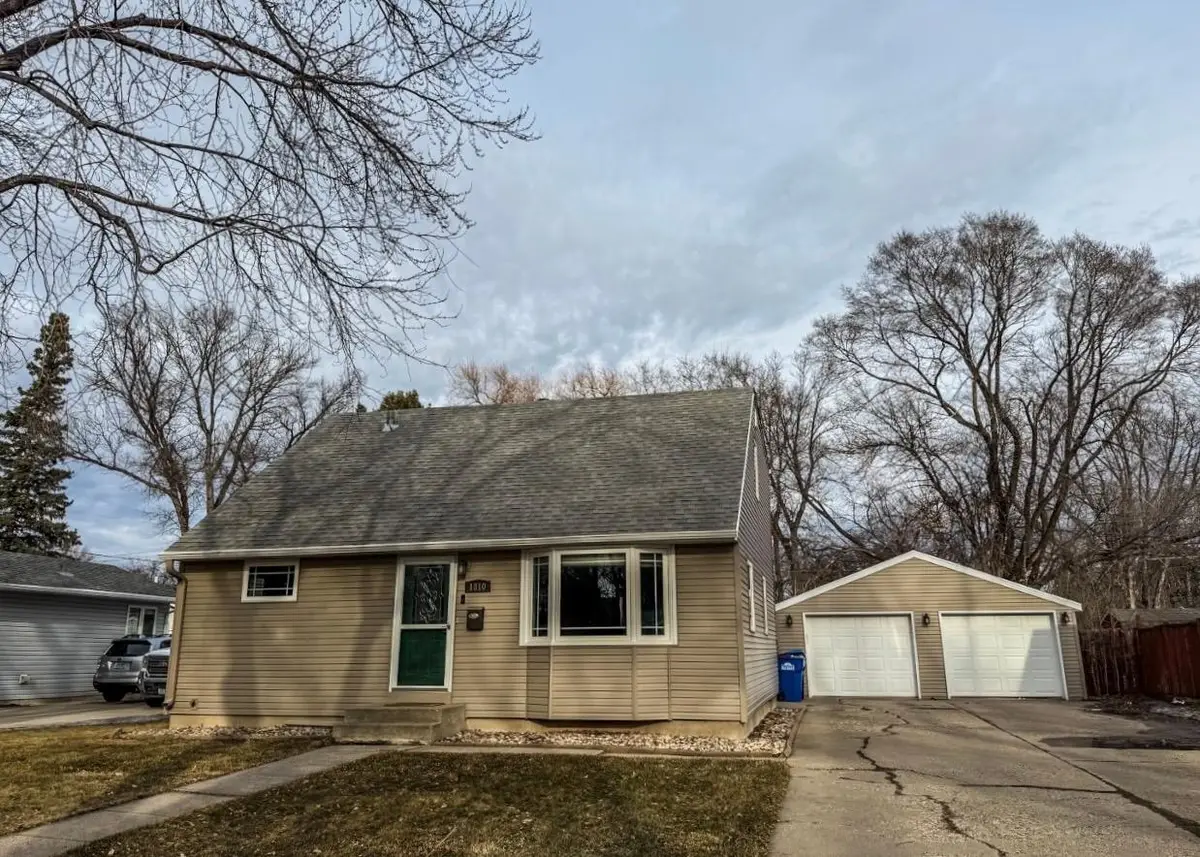 1810 15th Street S, Fargo, ND 58103 - #1