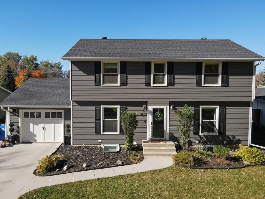 2825 11th Street S, Fargo, ND 58103 - #2