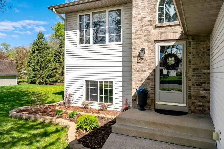 10166 46th Place Ne, Saint Michael, MN 55376 - #2